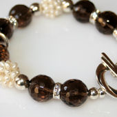 jpB001 (Smoky Quartz and Blackberry Pearls Silver Bracelet)