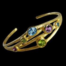 vzA350B (18K Gold Vermeil Cuff with Semi Precious Stones.)