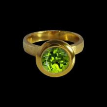 vzA163R (Gold Round Ring with Semi Precious Peridot Stone)