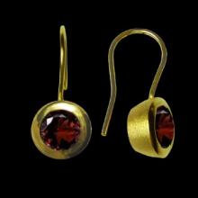vza166ED (Gold Round earrings with Semi Precious Stone)