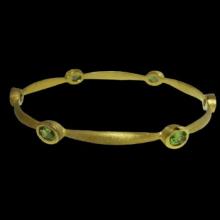 vzA307BPeridot (18K Gold Vermeil Bangle with Semi Precious Peridot Stones)