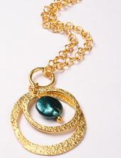 mbN199_3GP (Emerald Coin Pearl on Gold-Plated Necklace)