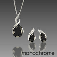 Ethical Gold: Monocrome (White Gold, Black Agate & Diamonds)